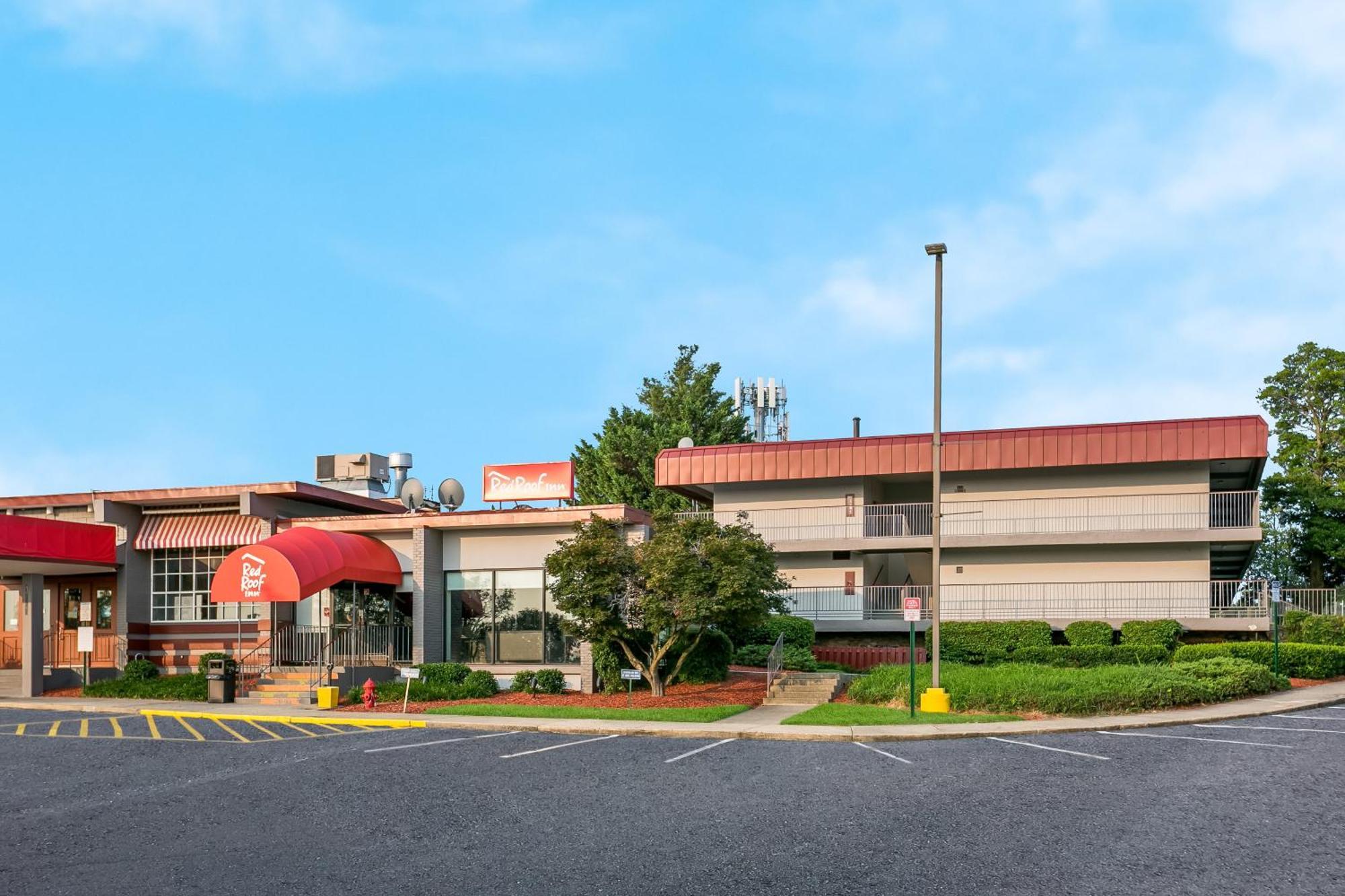 Red Roof Inn Baltimore Windsor Mill Buitenkant foto